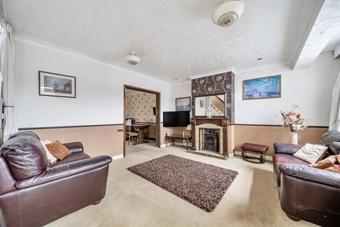 undefined, Scotland Bridge Road, New Haw, KT15