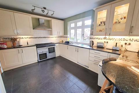 5 bedroom semi-detached house for sale, Warwick Road, Acocks Green, Birmingham