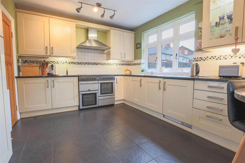 1018 Warwick Rd 10 .jpg