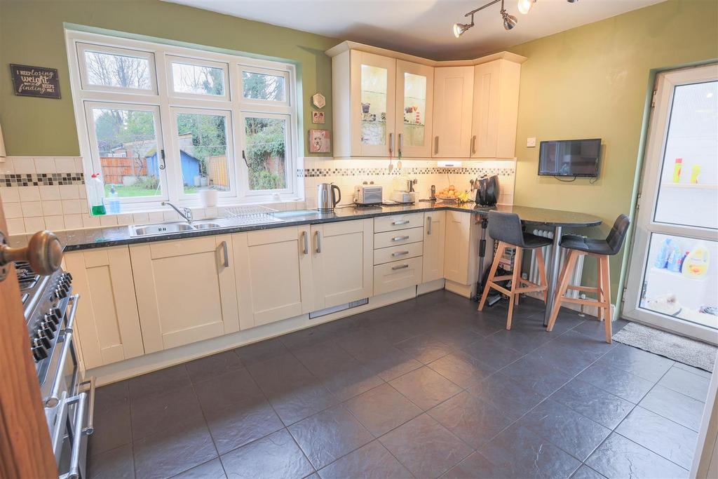 1018 Warwick Rd 8 .jpg