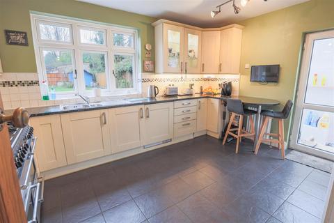 5 bedroom semi-detached house for sale, Warwick Road, Acocks Green, Birmingham