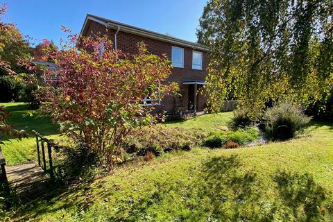 4 bedroom detached house for sale, Dolphin Close, Haslemere