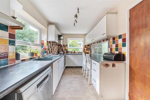 4 bedroom detached house for sale, Dolphin Close, Haslemere