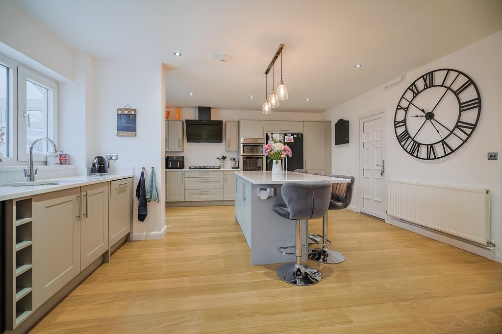 23 St Andrews Close - Web (10 of 40).jpg