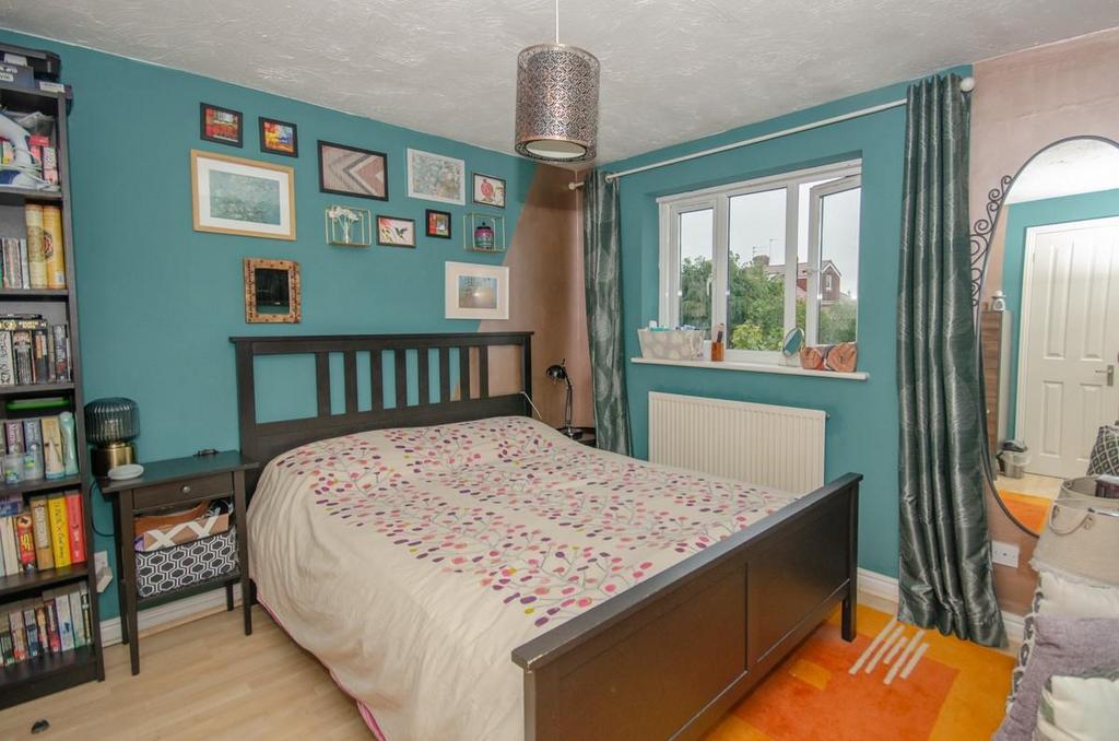 Bedroom 1.jpg