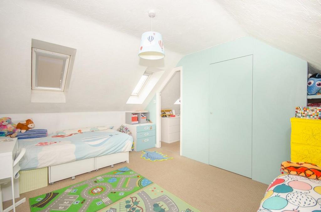 Bedroom 2 pic 2.jpg