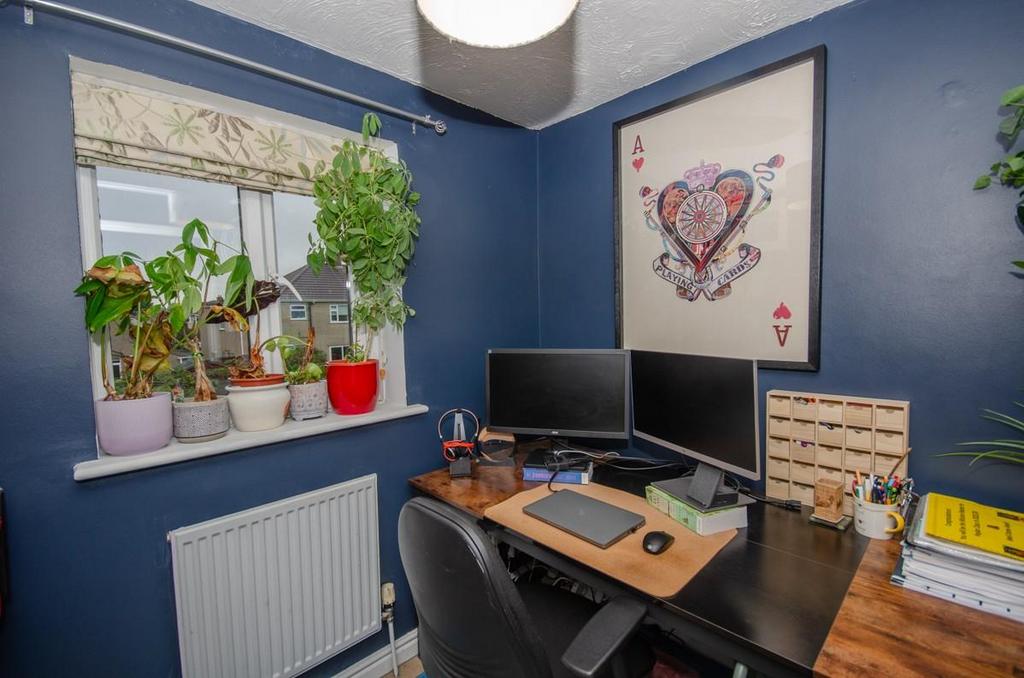 Bedroom 4-study.jpg