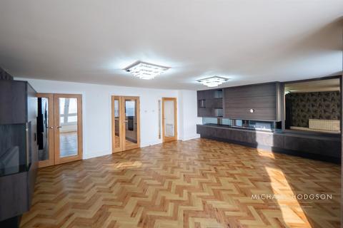 2 bedroom apartment to rent, Cliffe Court, Seaburn, Sunderland