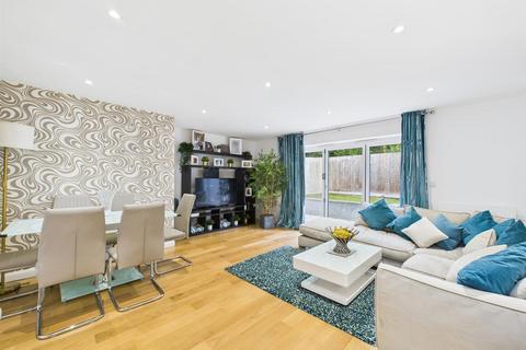 3 bedroom semi-detached house for sale, Beverley Road, Whyteleafe CR3