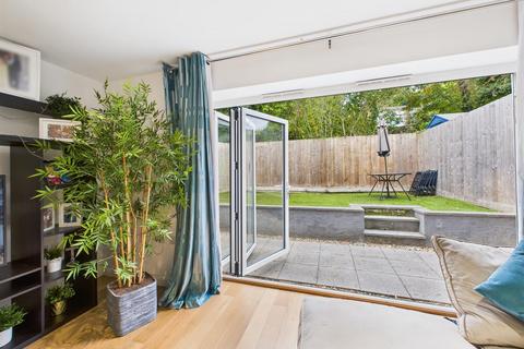 40b Beverley Road, Whyteleafe, CR3 0DX