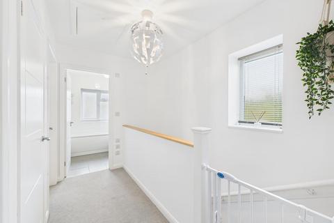 40b Beverley Road, Whyteleafe, CR3 0DX