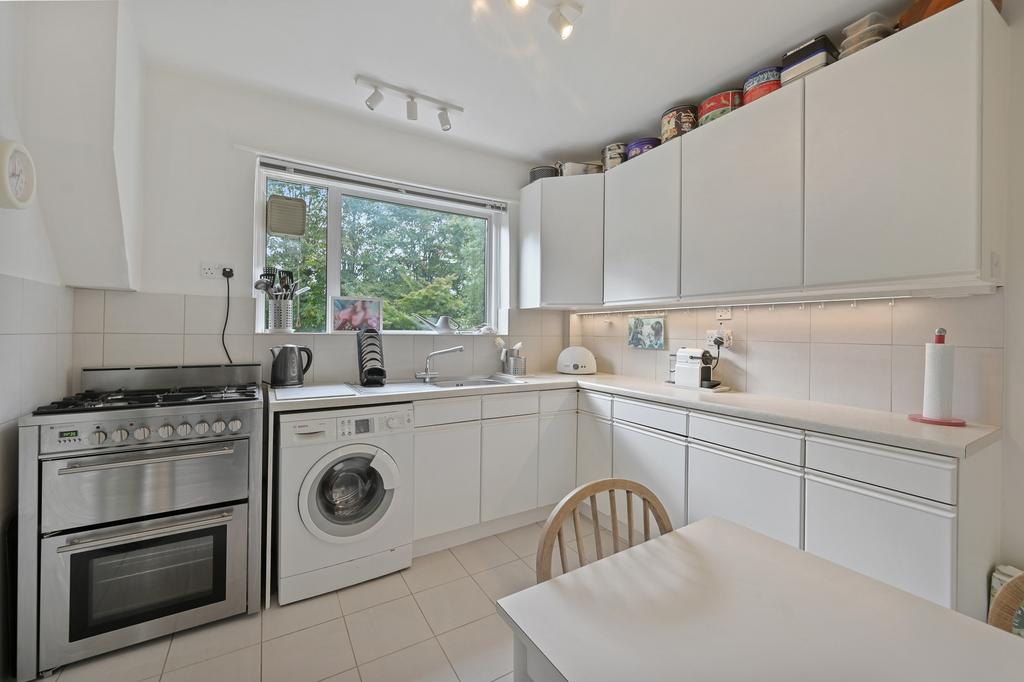 RCCA-  35 grendon gardens- kitchen 6 (1)