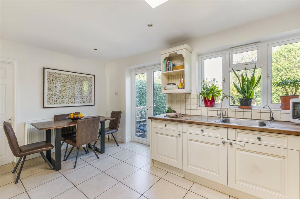 Kitchen/Dining Area