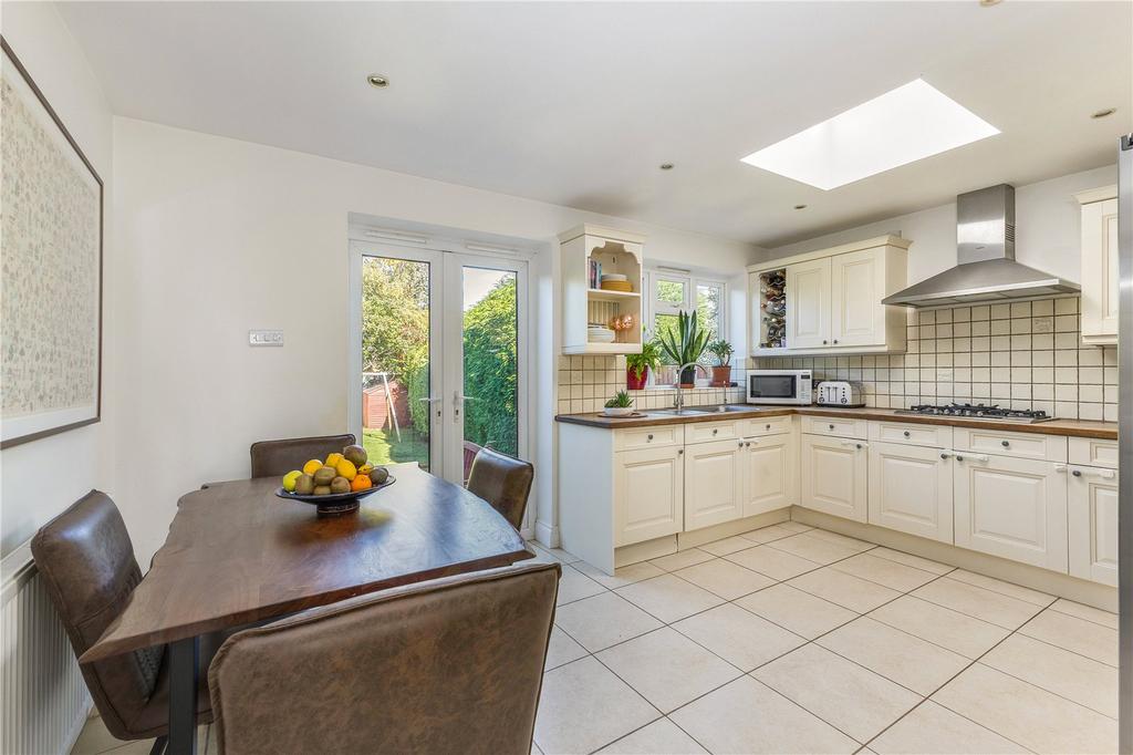 Kitchen/Dining Area