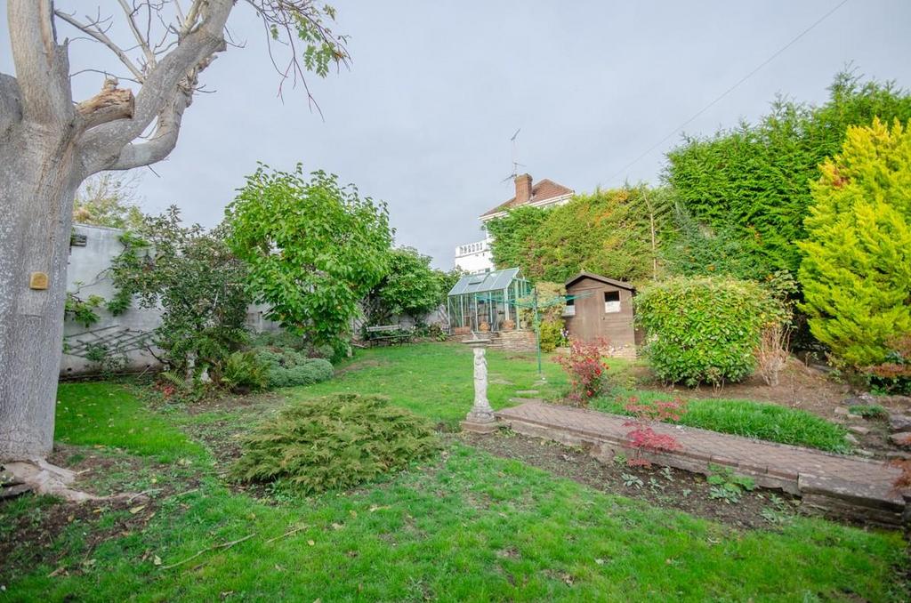Garden pic 2.jpg