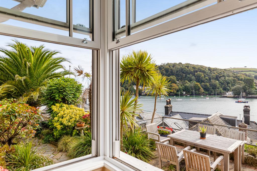 30 SR Window View Fairwinds Beacon Road Kingswear