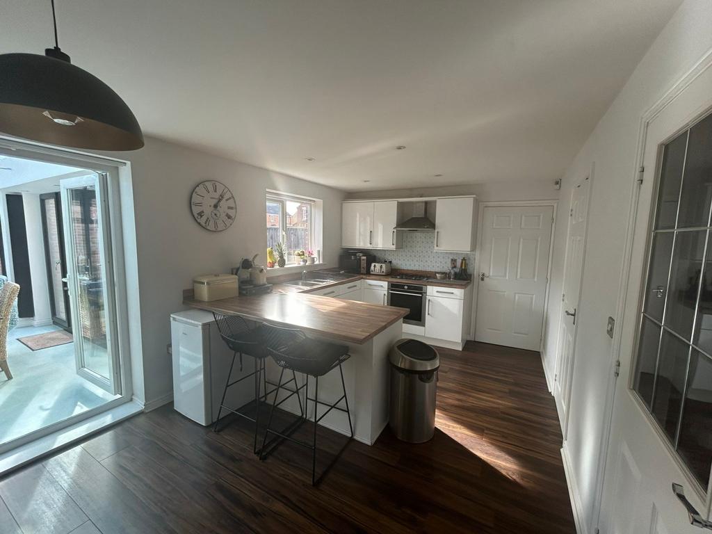 Dining kitchen