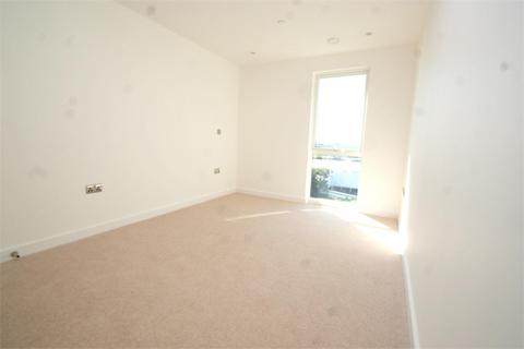 2 bedroom apartment to rent, Railway Terrace, Slough SL2