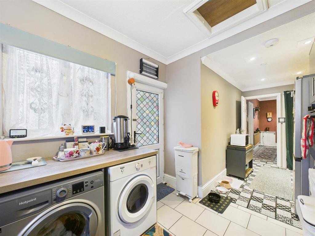 Kitchen 3.jpg