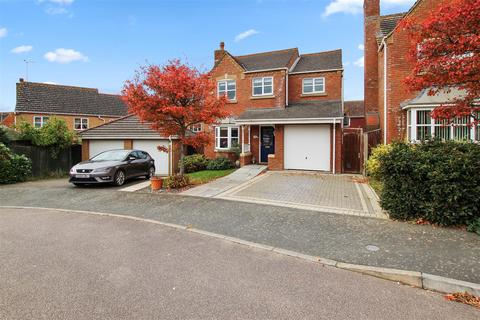 3 bedroom detached house for sale, Walnut Tree Court, Higham Ferrers, Rushden