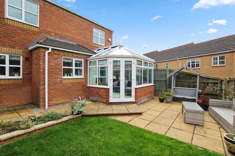 3 bedroom detached house for sale, Walnut Tree Court, Higham Ferrers, Rushden