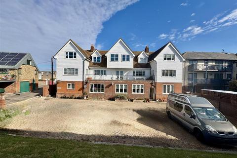2 bedroom apartment to rent, Belvedere Road, Burnham-on-Crouch