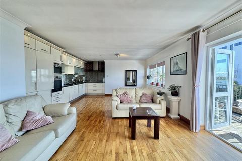 2 bedroom apartment to rent, Belvedere Road, Burnham-on-Crouch