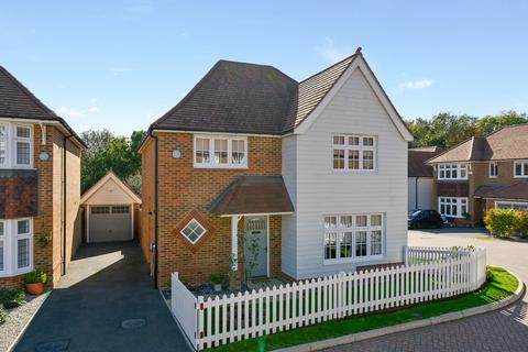4 bedroom detached house for sale, Bramley Grove, Tenterden, Kent, TN30