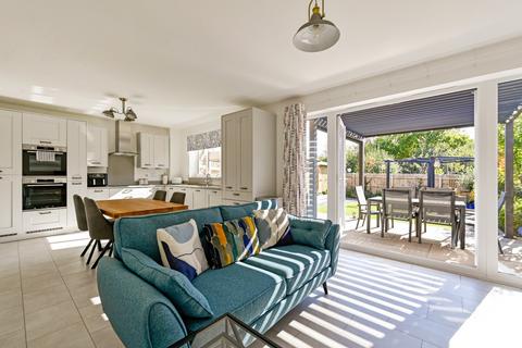 4 bedroom detached house for sale, Bramley Grove, Tenterden, Kent, TN30