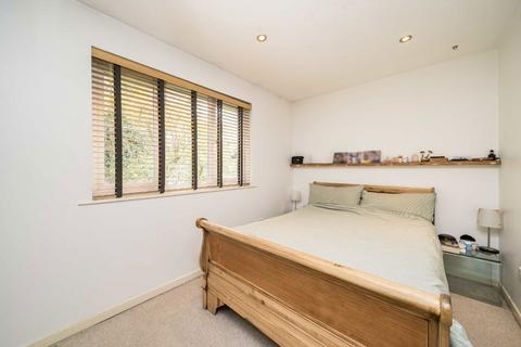 undefined, Milford Mews, London SW16