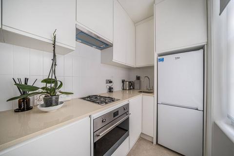 Studio to rent, Charlwood Street, Pimlico, London, SW1V