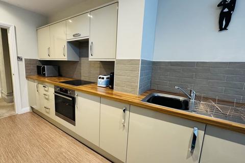 1 bedroom ground floor flat to rent, Holly Bank, Leeds, LS6