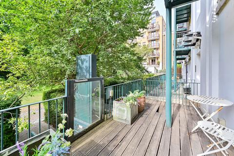 2 bedroom flat for sale, Priory House, Folgate Street, Spitalfields, London, E1