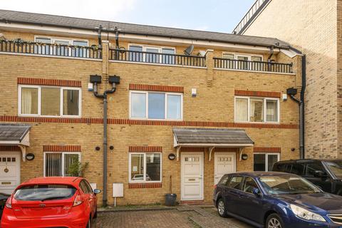 Griffiths Road, London SW19