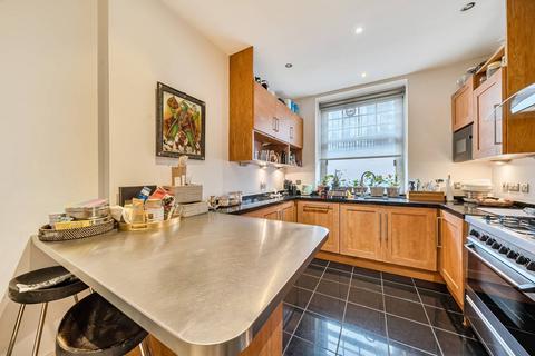 2 bedroom flat to rent, Queen's Gate, South Kensington, London, SW7