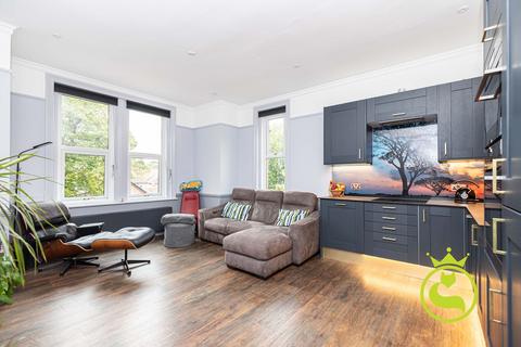 2 bedroom flat for sale, Kingsbridge Road, Poole BH14