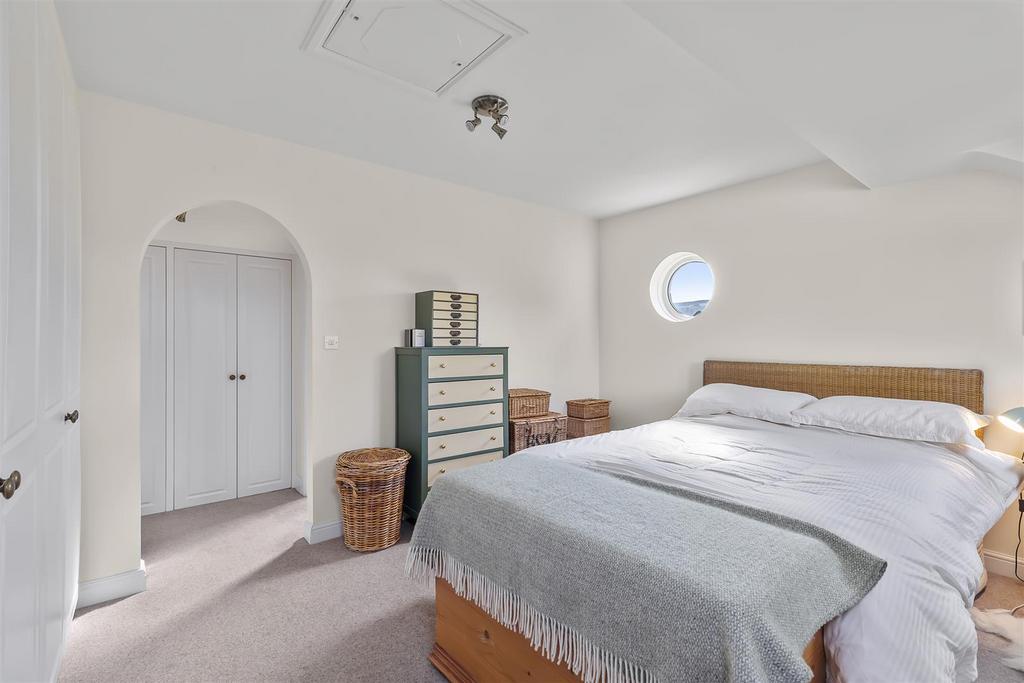 Bed 1.jpg