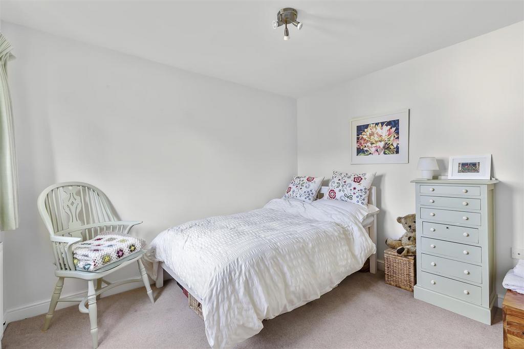 Bed 4.jpg