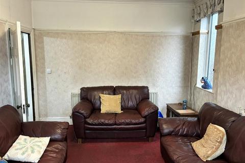 5 bedroom semi-detached house for sale, Evington Road, Leicester