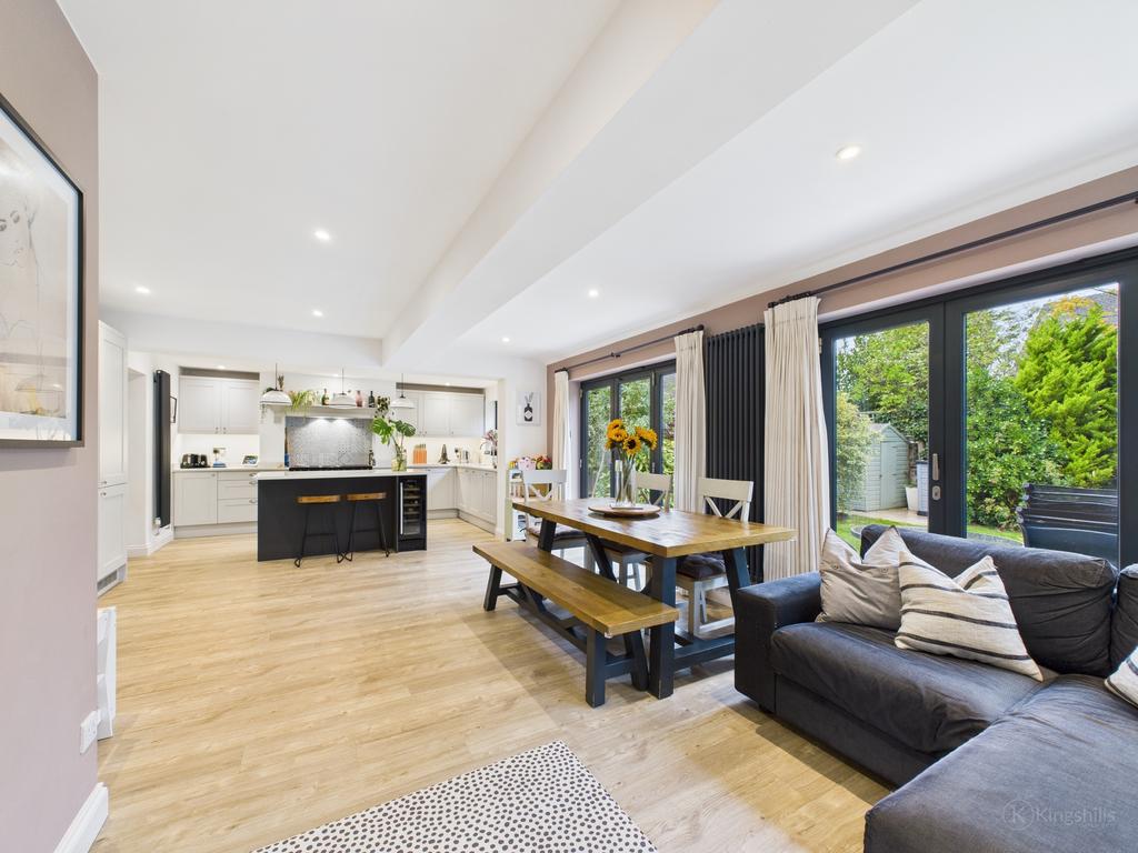 Cam02136 g0 pr0478 still003