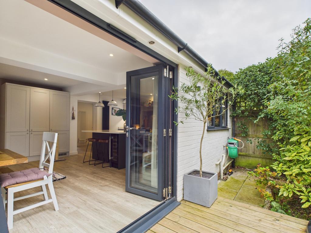 Cam02136 g0 pr0478 still023