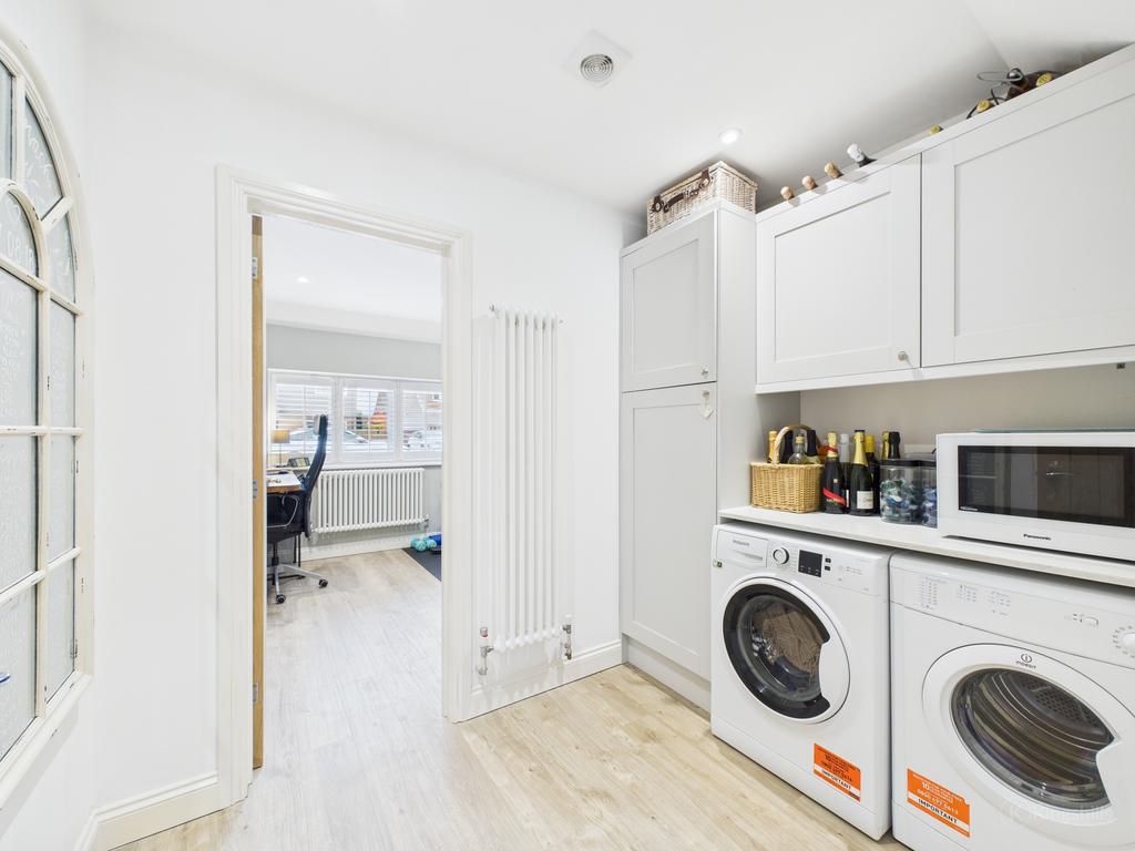 Cam02136 g0 pr0478 still012