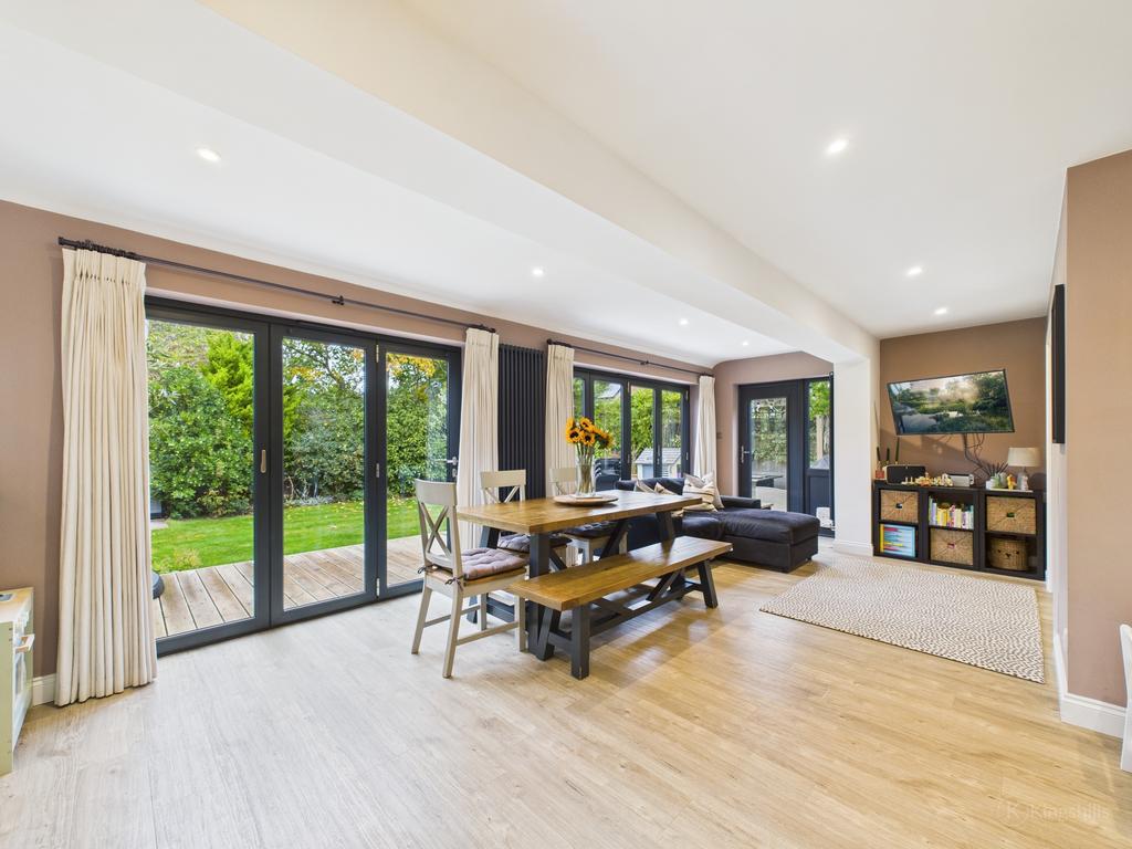 Cam02136 g0 pr0478 still005