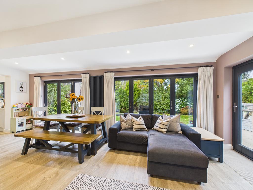 Cam02136 g0 pr0478 still004