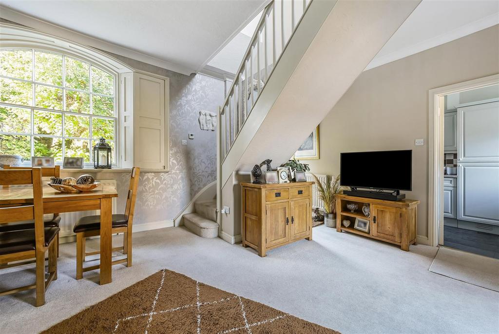 Sitting/Dining Room