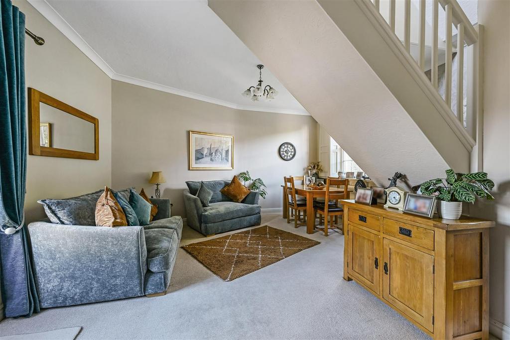 Sitting/Dining Room
