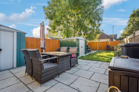 undefined, Rockingham Road, Uxbridge, UB8