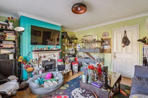 undefined, Rockingham Road, Uxbridge, UB8