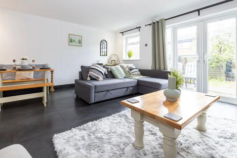 undefined, Ewart Avenue, Salford, M5