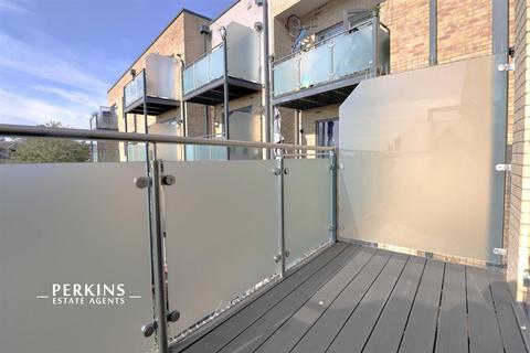 1 bedroom flat for sale, Greenford, UB6